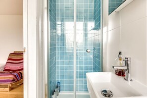 Towels - Spacious 3 Bedroom Home in North London W/terrace (London)