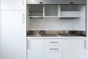 Cookware/dishes/utensils