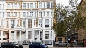 Front of property - Tastefully Designed & Modern 2bed 2bath w/ Garden (London)