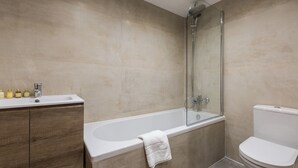 Combined shower/tub, free toiletries, towels - Convenient Studio - Camberwell! 2d (London)