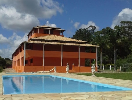 2 outdoor pools. Fazenda Pousada Cachoeira do Flávio