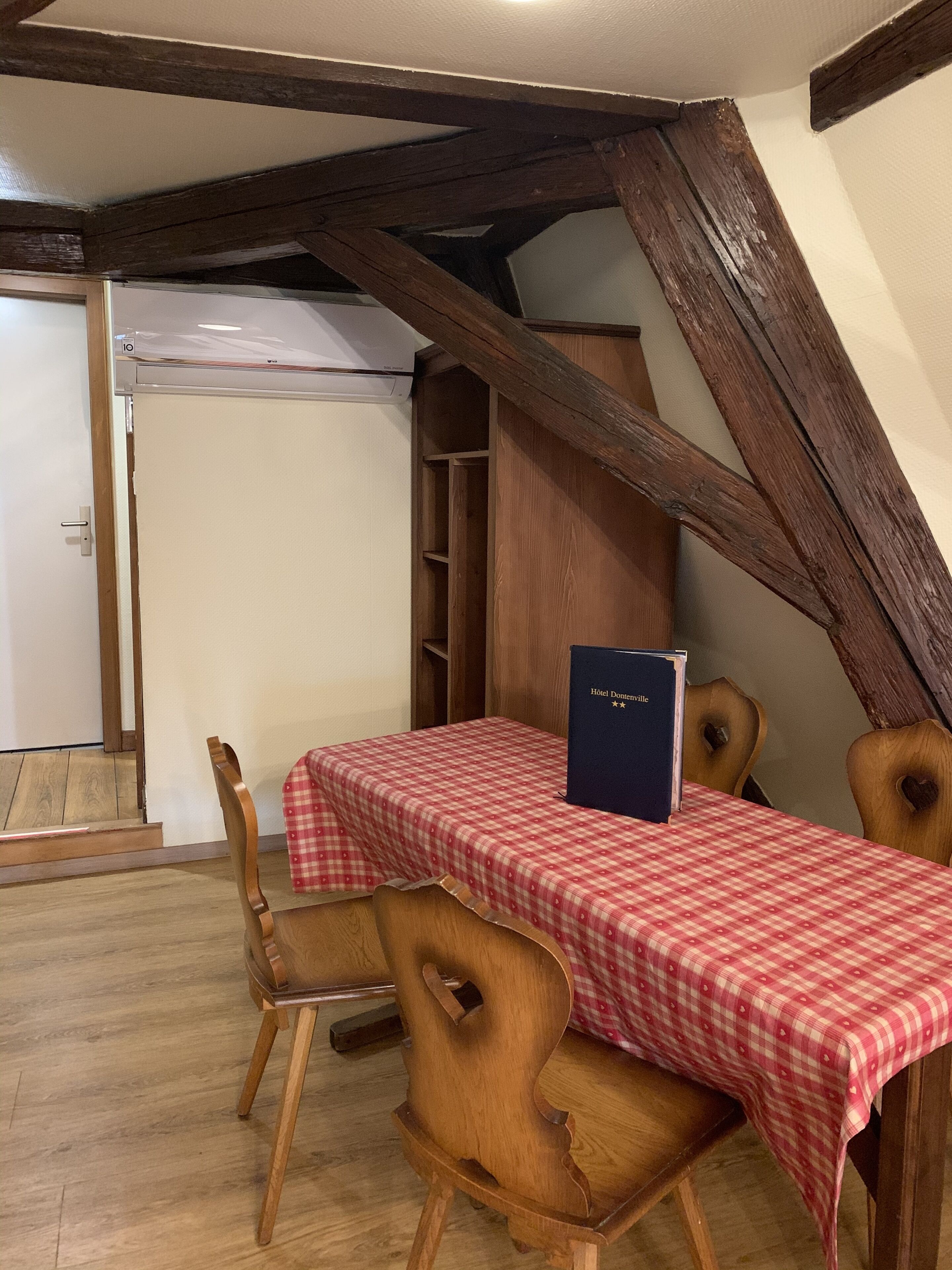 family room | 1 bedroom, individually decorated, individually furnished, soundproofing