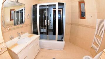 Family Quadruple Room, Private Bathroom | Bathroom | Combined shower/tub, jetted tub
