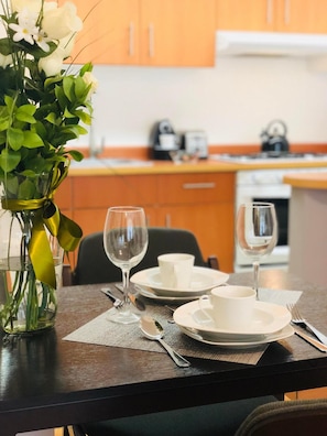 Full-sized fridge, microwave, stovetop, coffee/tea maker - Boutique Apartment Downtown 628 (Mexico City)