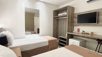 Standard Duplo Solteiro | Coffres-forts dans les chambres, rideaux occultants, Wi-Fi gratuit