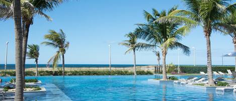 3 室外游泳池,免费小屋,池畔遮阳伞