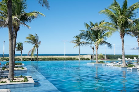 3 室外游泳池,免费小屋,池畔遮阳伞