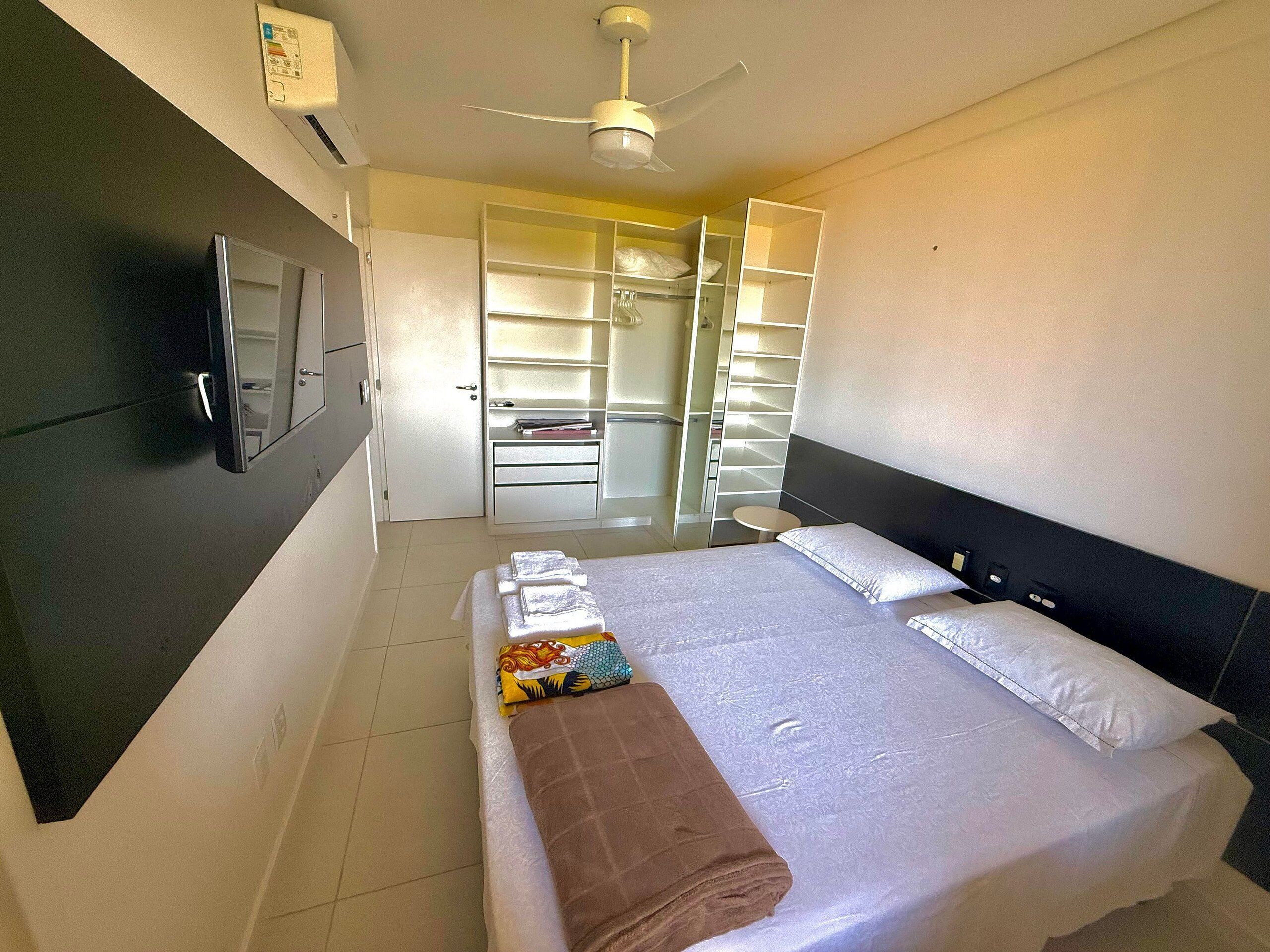 3 phòng ngủ, trang trí khác biệt, bàn 