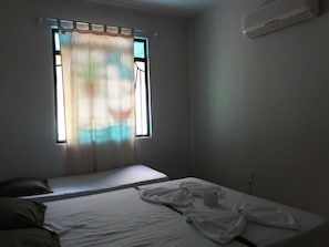 Free WiFi, bed sheets