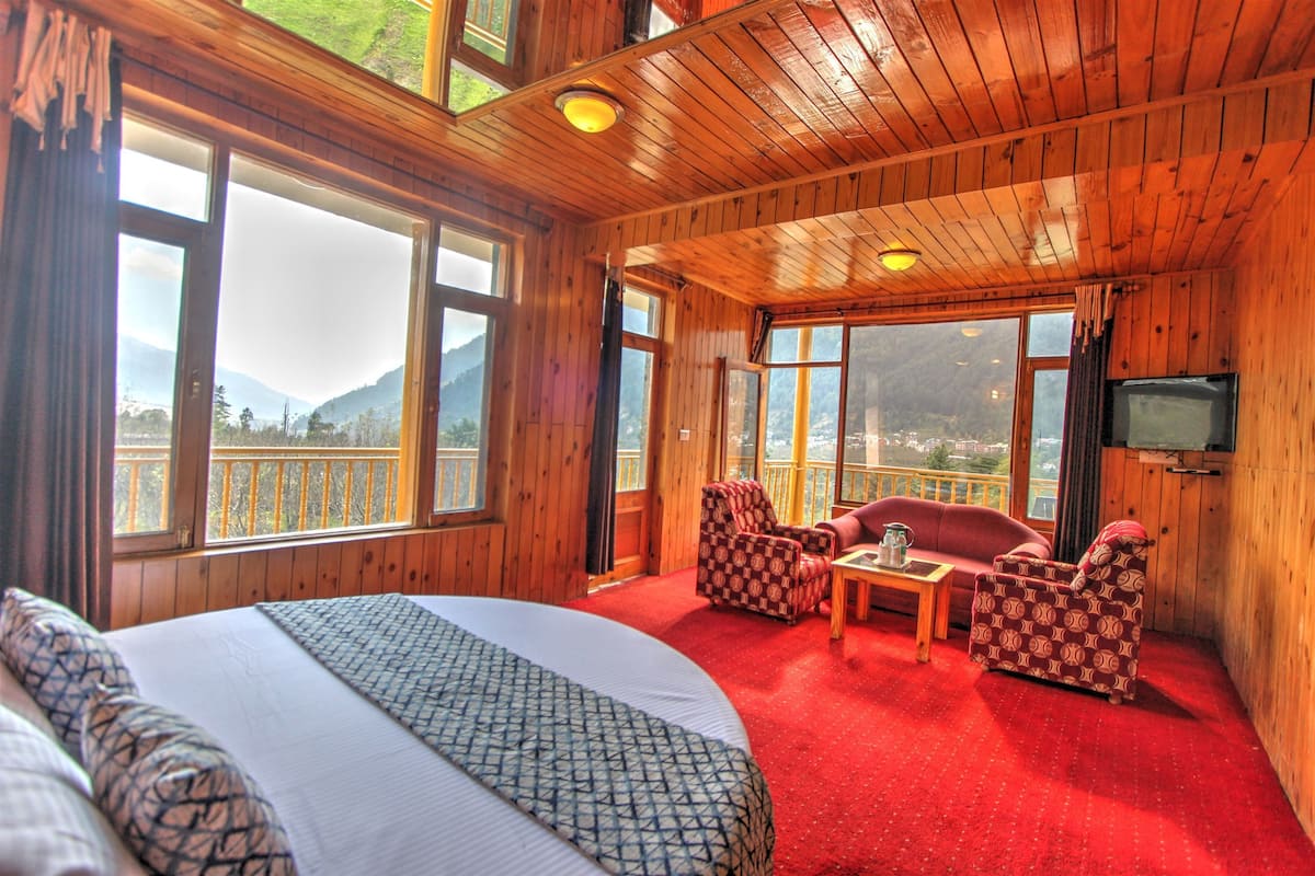 Honeymoon Suite, 1 Bedroom, Mountain View | 1 bedroom, Egyptian cotton sheets, premium bedding, desk