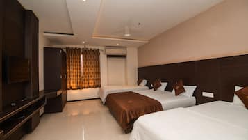 Két bảo mật tại phòng, trang bị nội thất với thiết kế riêng biệt, bàn