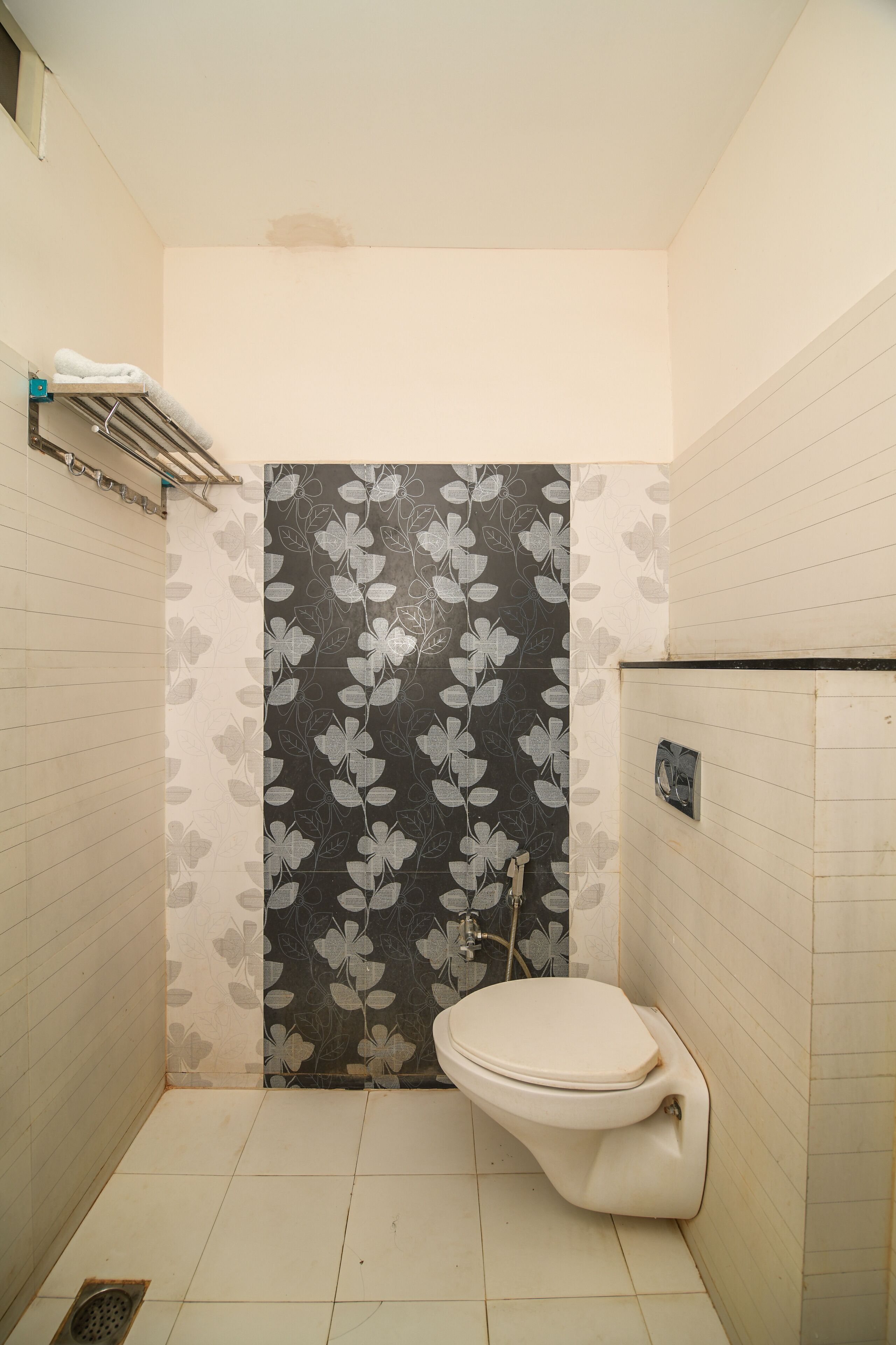 Baño | Ducha, zapatillas y toallas