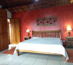 Maison, 3 chambres | 3 chambres, fer et planche à repasser, lit de bébé (gratuit)