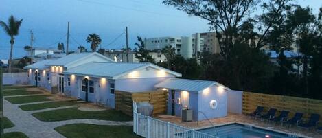 Façade de l’hébergement - soirée/nuit