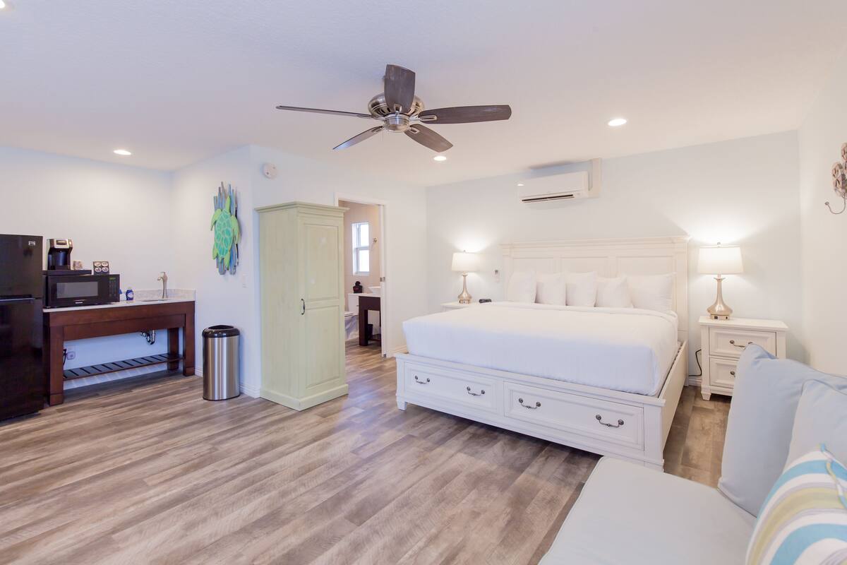 Pool View King Room | Premium bedding, in-room safe, laptop workspace, WiFi (free)