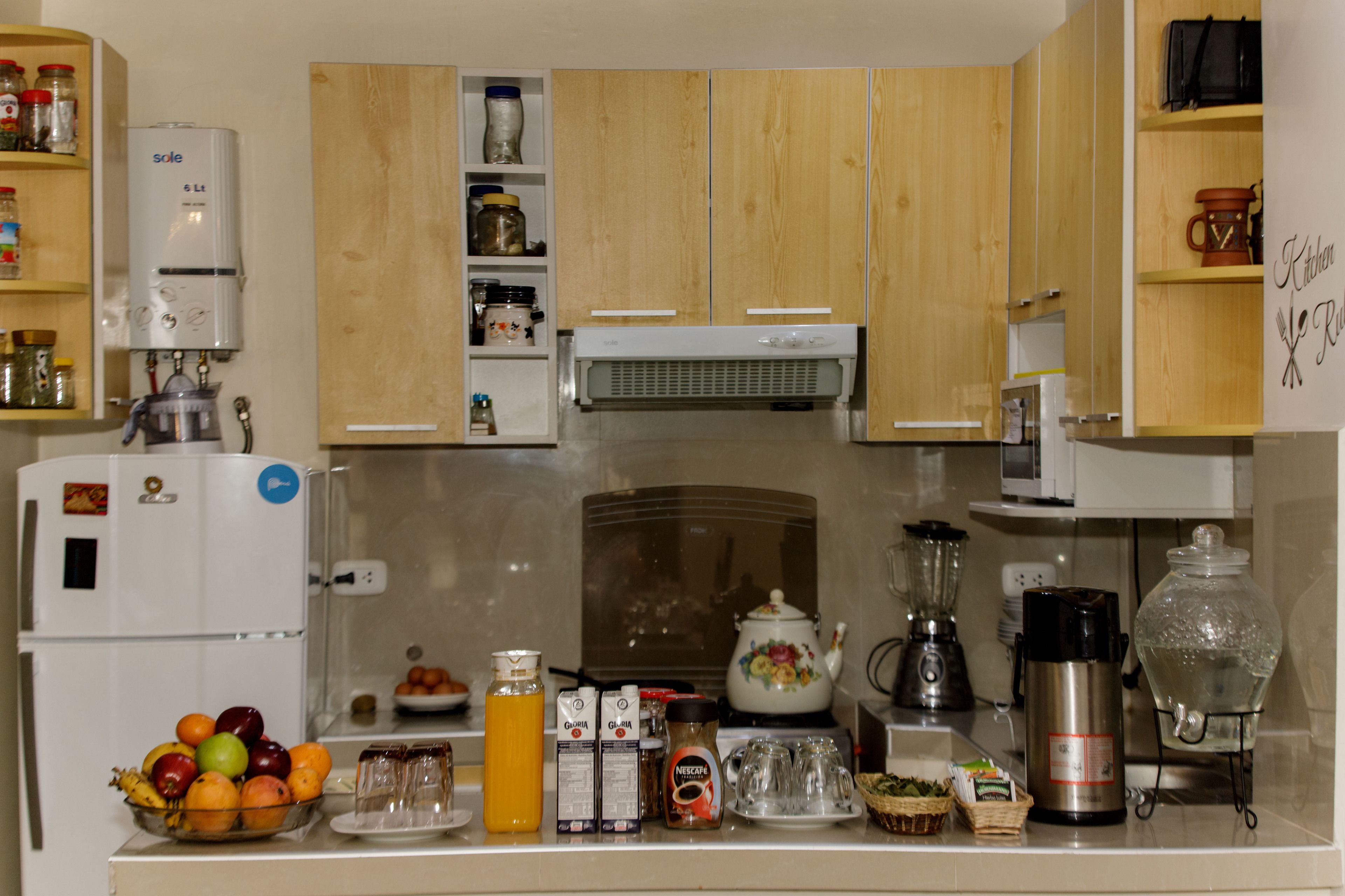 free daily full breakfast