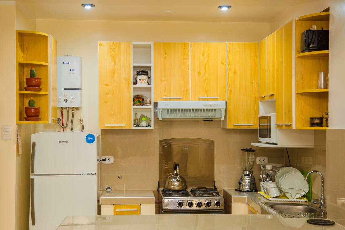 fridge, microwave, coffee/tea maker