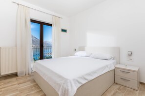 Apartment, 2 Bedrooms, Balcony, Sea View | 2 bedrooms, hypo-allergenic bedding, in-room safe, desk - Apartments Miramar (Kotor)
