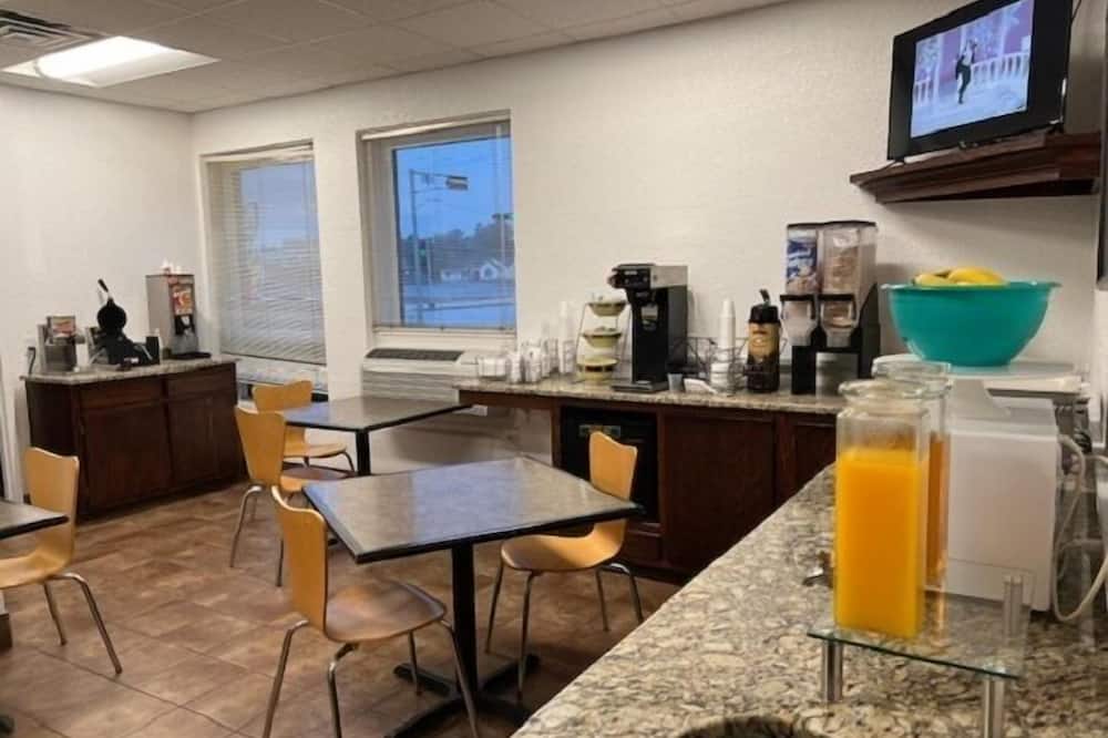 Posh Inn & Suites