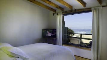 Suíte, 1 cama de casal, terraço | Cofres nos quartos, Wi-Fi de cortesia, roupa de cama