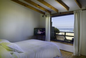 Suite, 1 Double Bed, Terrace | In-room safe, free WiFi, bed sheets - Hostería Montemar (El Tabo)