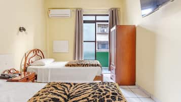 Superior Twin Room, 2 Twin Beds | Ropa de cama hipoalergénica y espacio para trabajar con laptop