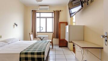 Hypo-allergenic bedding, laptop workspace, blackout curtains, free WiFi