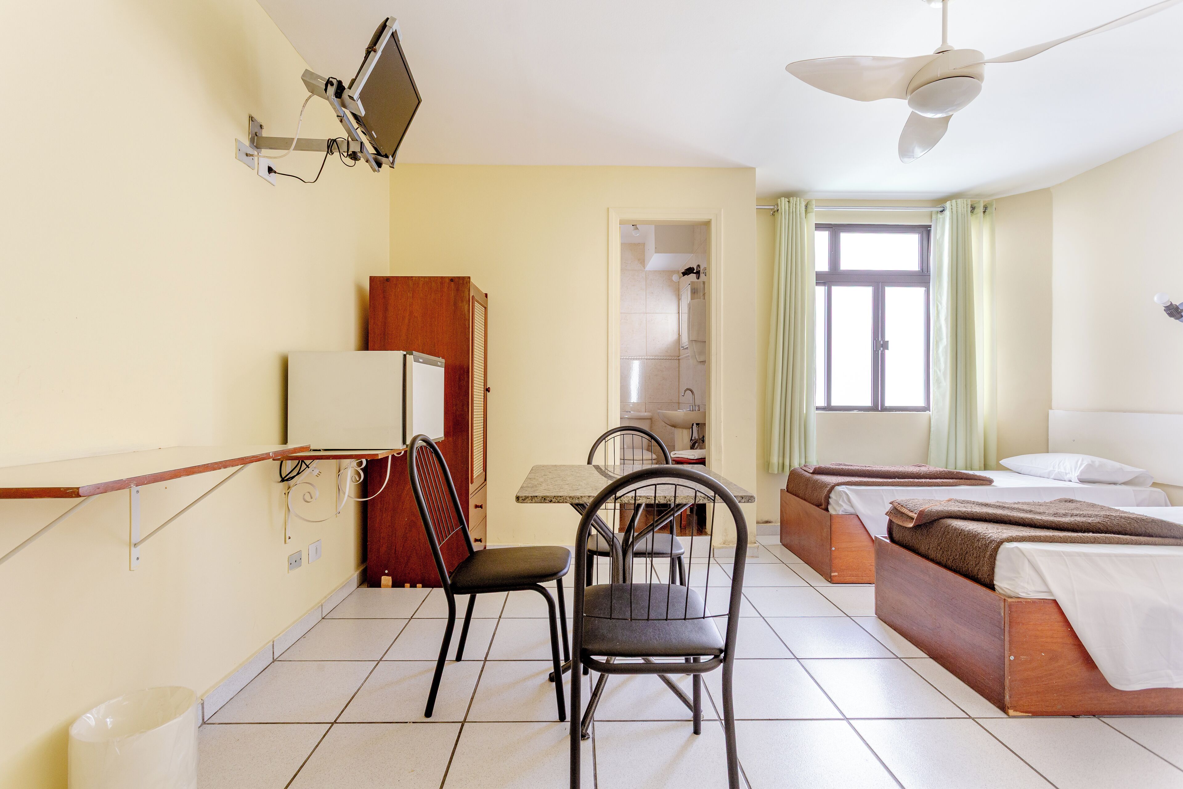 economy triple room | 1 bedroom, hypo-allergenic bedding, laptop workspace, blackout curtains