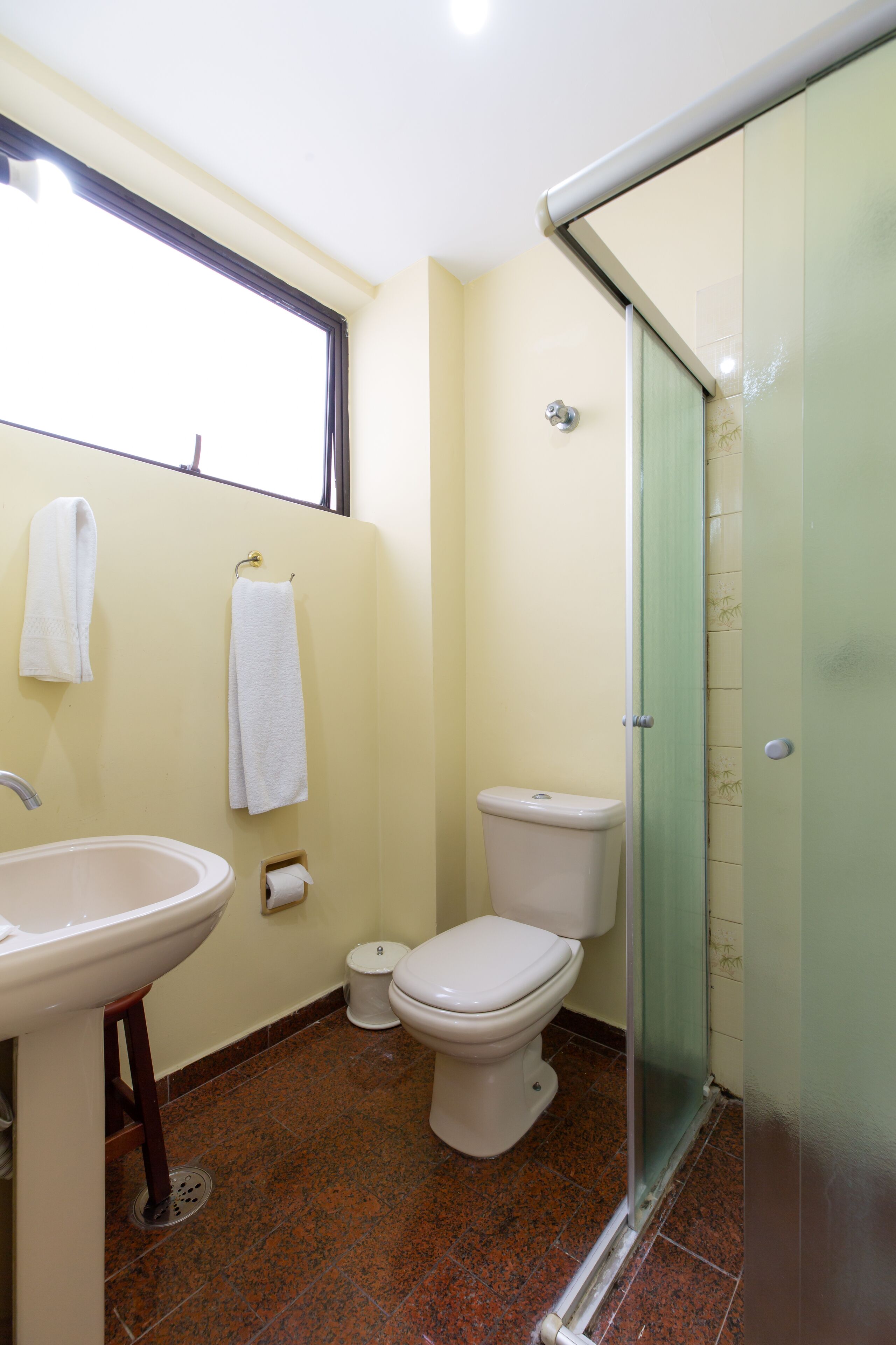 superior single room, 1 twin bed | bathroom | shower, hair dryer, towels, toilet paper