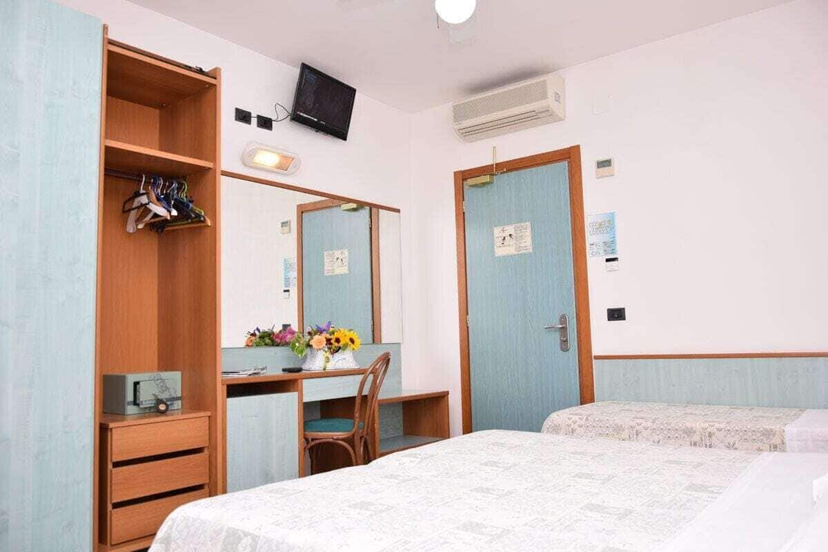 Dreibettzimmer | Zimmersafe, kostenloses WLAN, Bettwäsche