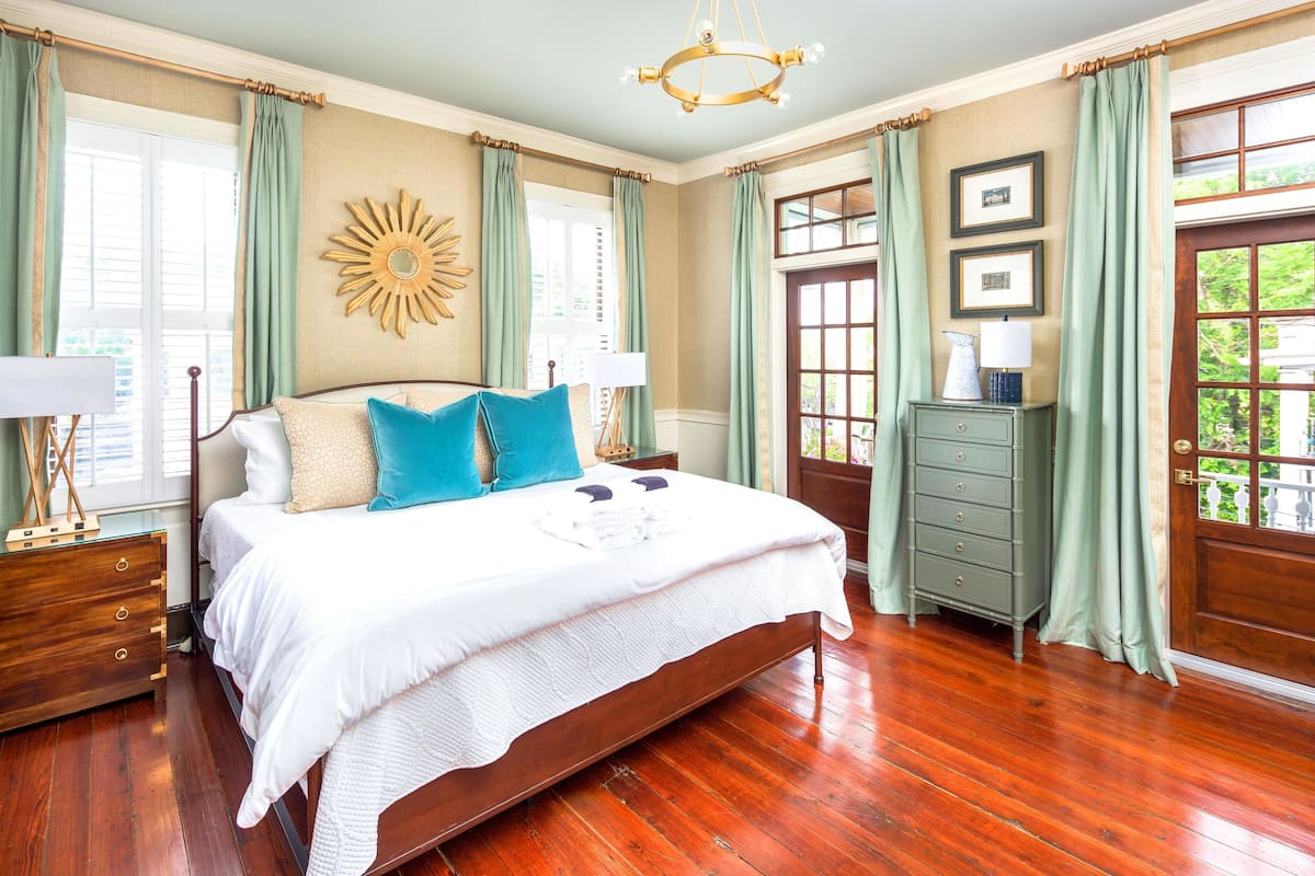 Premium bedding, individually decorated, individually furnished, desk