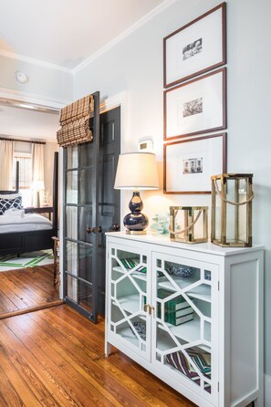 Apartment, 5 Bedrooms, Private Bathroom