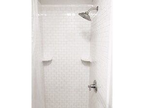 Dusche im Bad