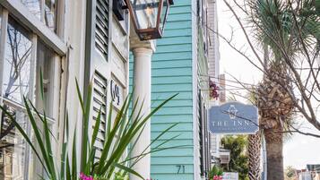 Apartment (71A) | Street view