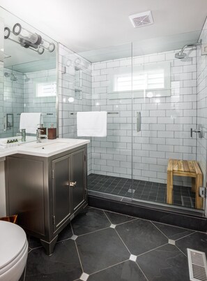 Apartment (71A) | Bathroom
