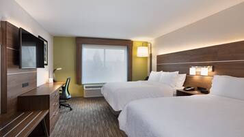 Zimmersafe, Schreibtisch, Verdunkelungsvorhänge, Bügeleisen/Bügelbrett