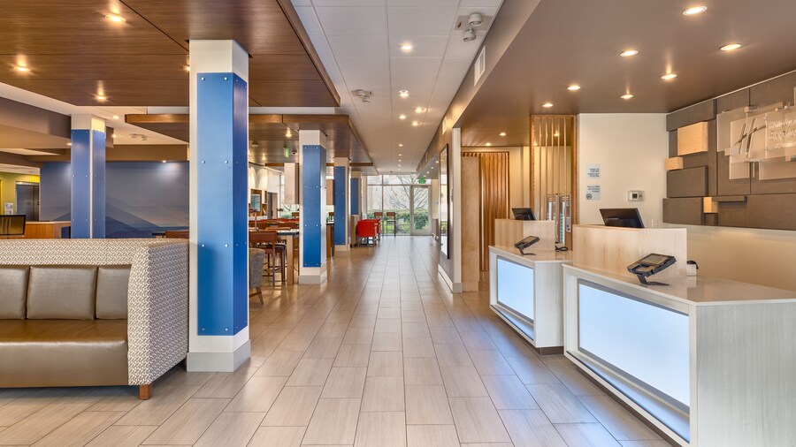 Holiday Inn Express & Suites Salem North - Keizer by IHG