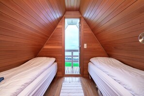 Bungalow | 1 bedroom, premium bedding, blackout drapes, iron/ironing board