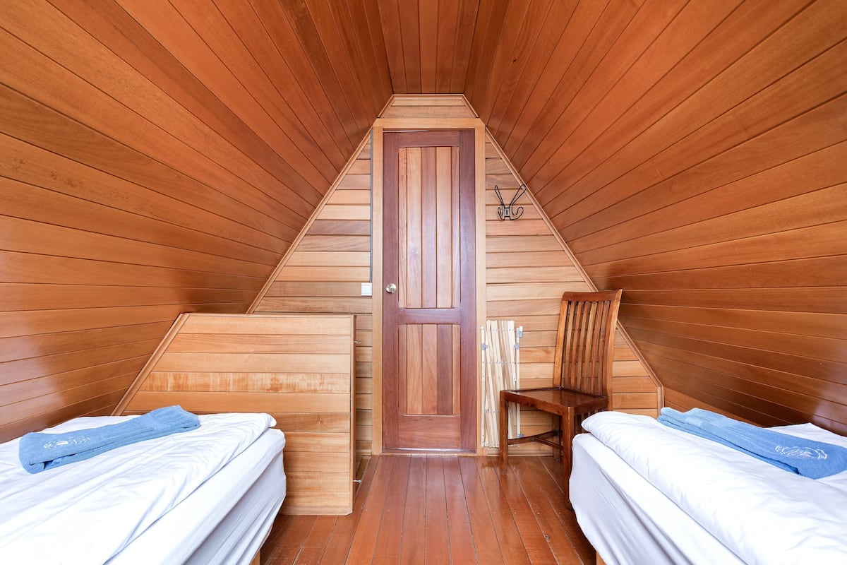 Bungalou | 1 dormitori, roba de llit d'alta qualitat i cortines opaques