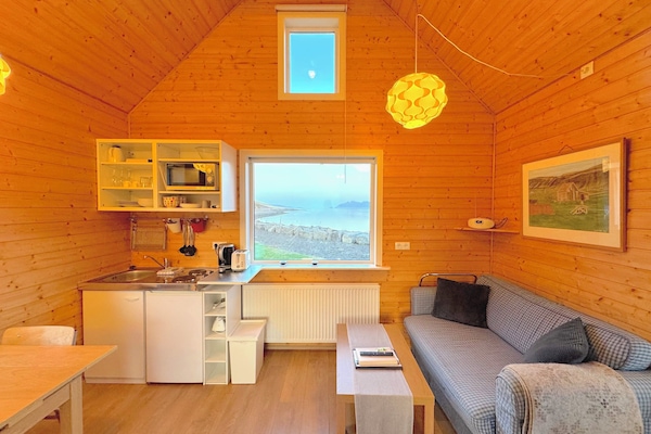 Cottage | Living room | Flat-screen TV