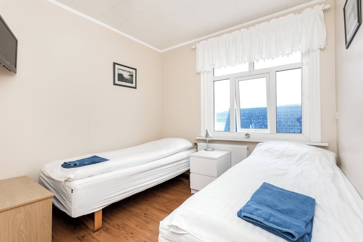 single room, shared bathroom | 1 bedroom, premium bedding, blackout curtains, iron/ironing board