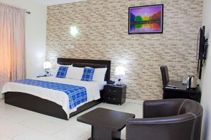 Standard Double Room | In-room safe, desk, iron/ironing board, free WiFi - Peace Media Hotels (Abuja)