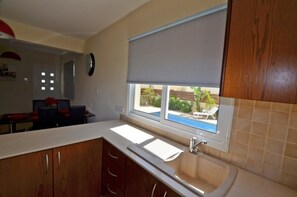 Villa | Private kitchen | Full-sized fridge, microwave, oven, stovetop - Villa Favor (Ayia Napa)