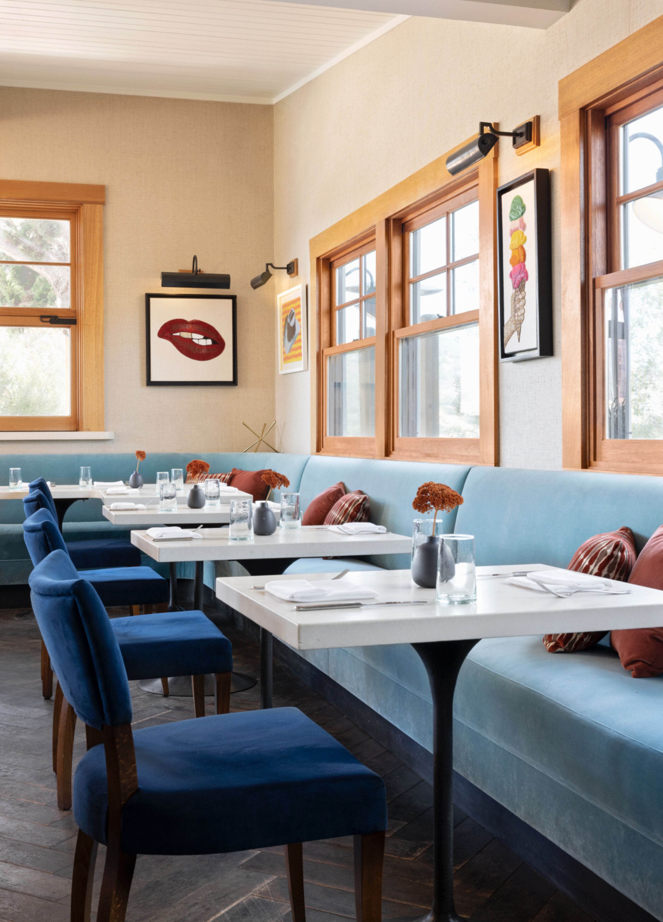 dinner, brunch served; californian cuisine, pool views