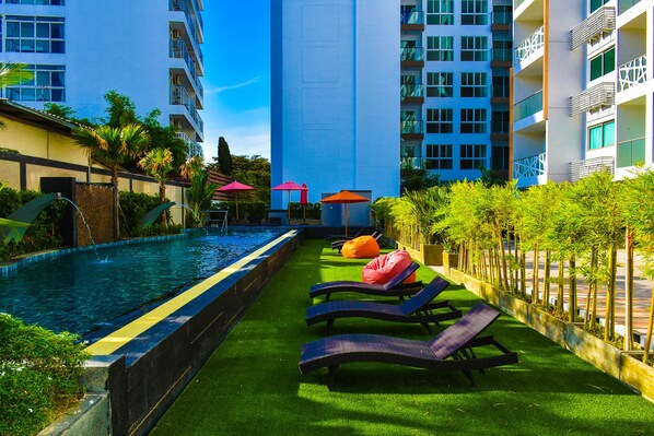 2 outdoor pools, a rooftop pool - Water Park Condominium by Able Estate (Pattaya)