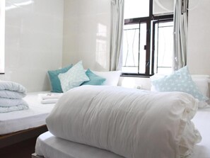 Desk, soundproofing, iron/ironing board, free WiFi - New Yan Yan Guest House (Kowloon)