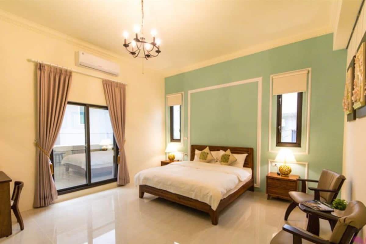 Gallery-Doppelzimmer, 1 Doppelbett | 1 Schlafzimmer, hochwertige Bettwaren, Schreibtisch