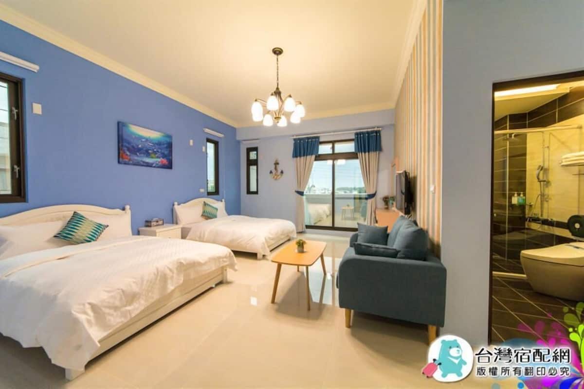 Gallery Quadruple Room, 2 Double Beds, Accessible, Ensuite | 1 bedroom, premium bedding, desk, blackout drapes