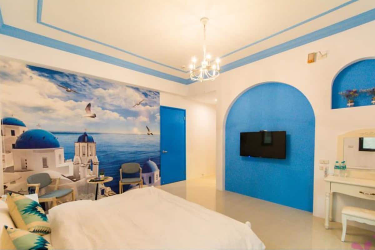 Gallery Double Room, 1 Double Bed | 1 bedroom, premium bedding, desk, blackout drapes