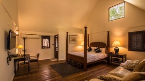 4 Bedrooms Villa | 4 ห้องนอน, โต๊ะทำงาน, ผ้าม่านกันแสง, ห้องเก็บเสียง